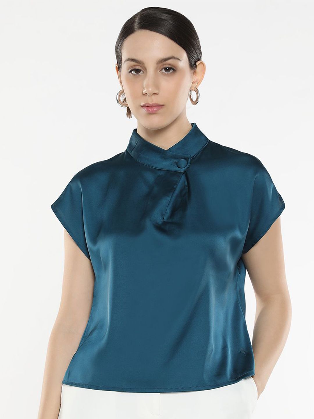 RAREISM Extended Sleeves Styled Back Top