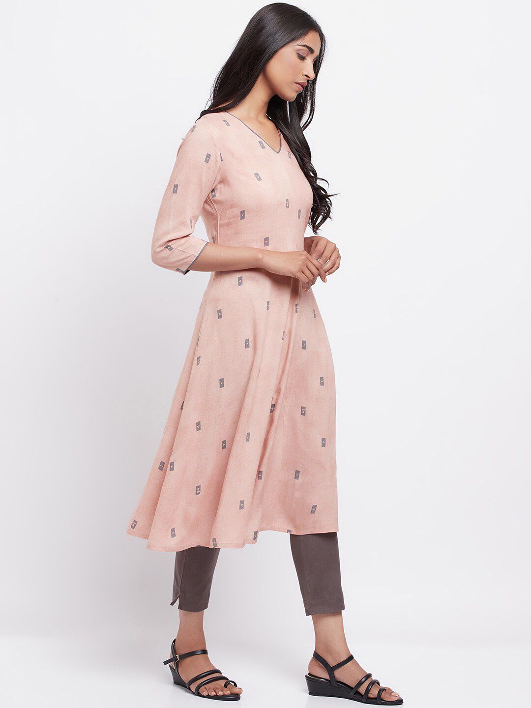 W Geometric Printed V-Neck A-Line Kurta with Trousers