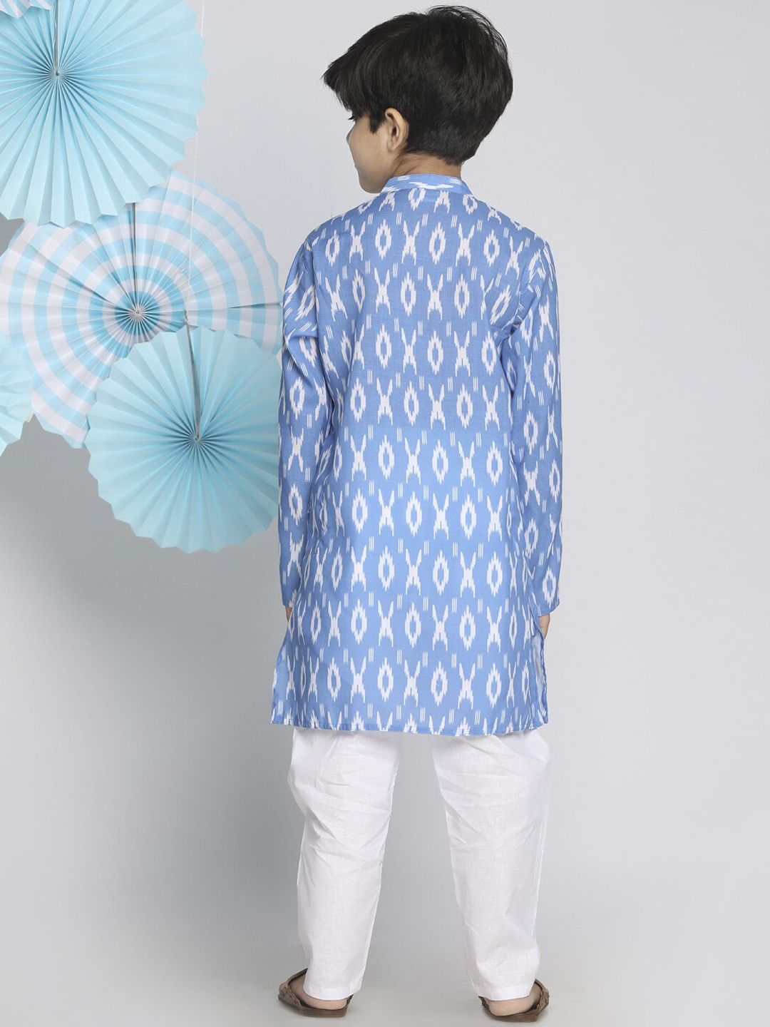 VASTRAMAY Boys Blue Printed Regular Pure Cotton Ikat Kurta with Pyjamas