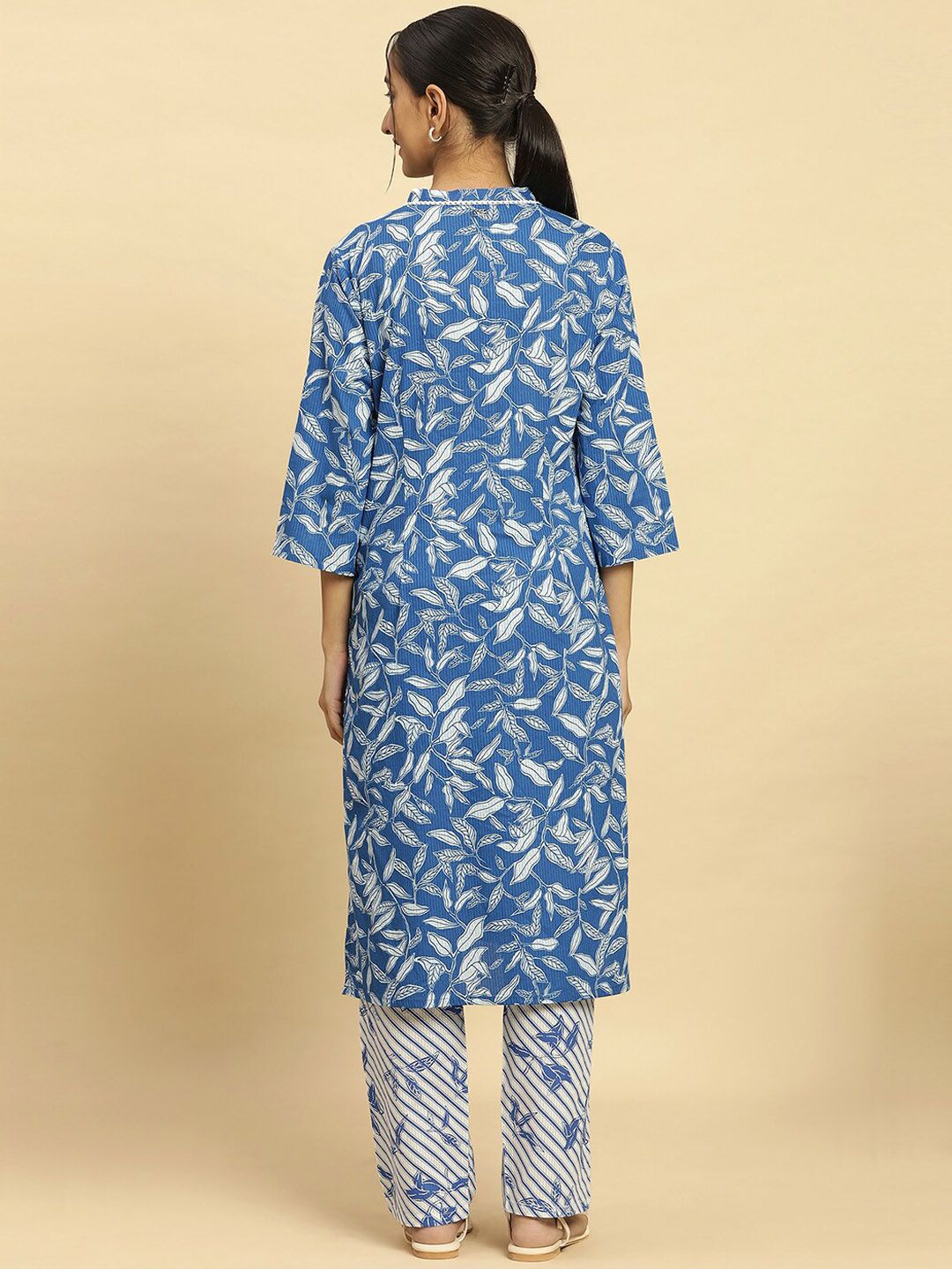 W Blue & Whit Floral Printed Thread Work Pure Cotton Straight Kurta With Trousers