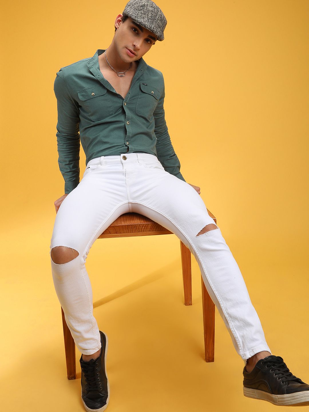 The Indian Garage Co Men Green Solid Casual Shirt