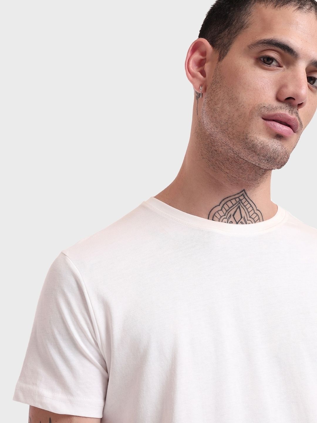 Bewakoof Men White Pure Cotton T-shirt