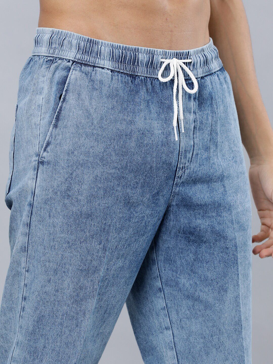 HIGHLANDER Men Blue Tapered Fit Mid-Rise Clean Look Jeans