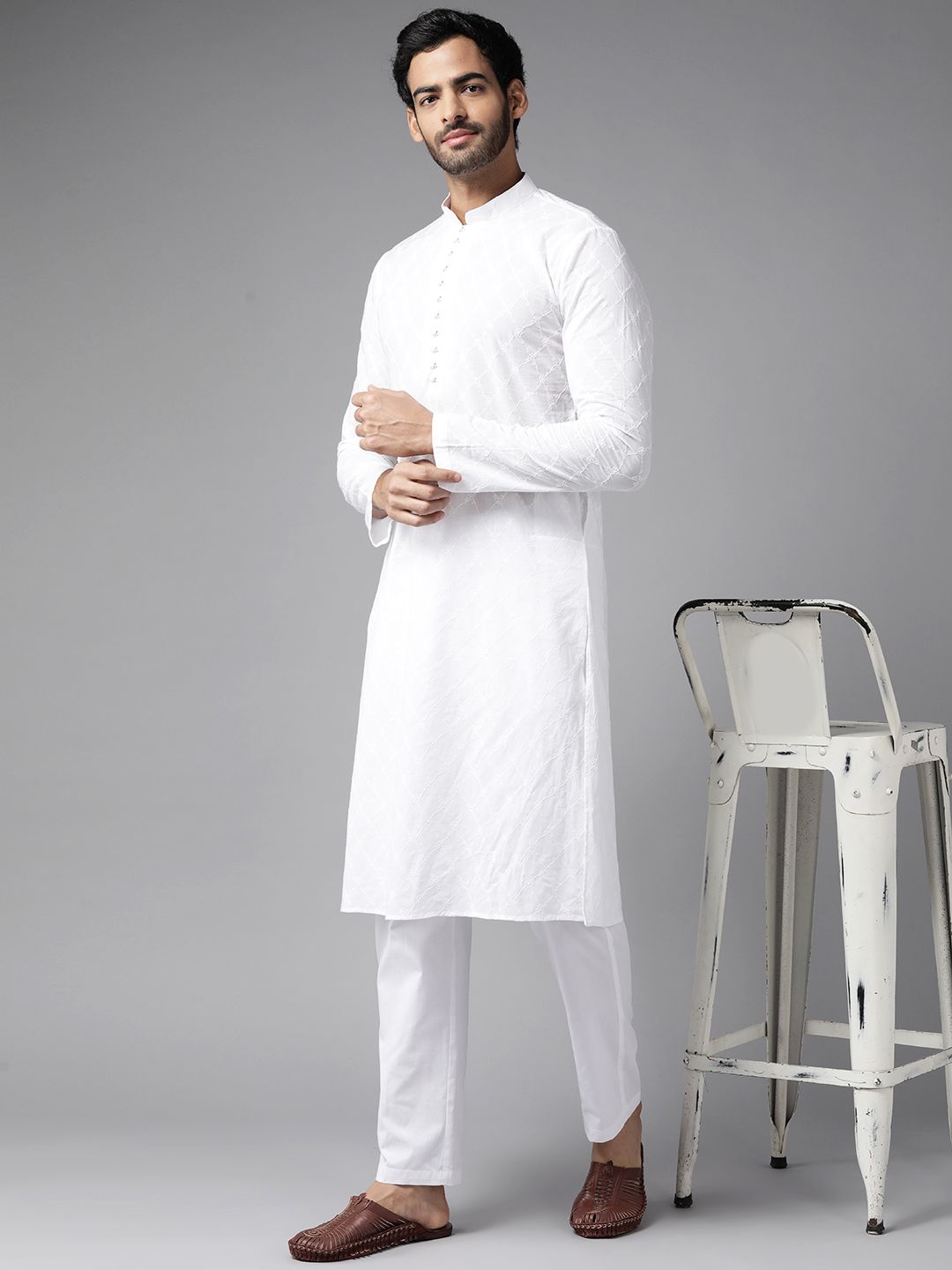See Designs Men White Ethnic Motifs Embroidered Chikankari Pure Cotton Kurta with Pyjamas