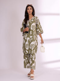 Varanga Floral Printed V-Neck Straight Kurta With Trousers