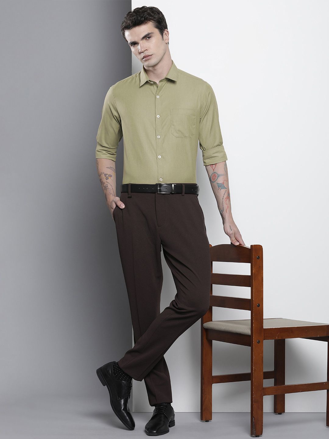 The Indian Garage Co. X Luxe Men Slim Fit Opaque Formal Shirt