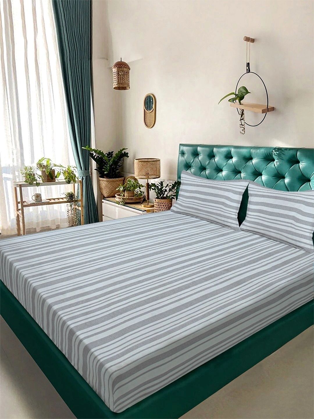 Moda Rapido X KLOTTHE Grey Striped 300 TC King Bedsheet with 2 Pillow Covers