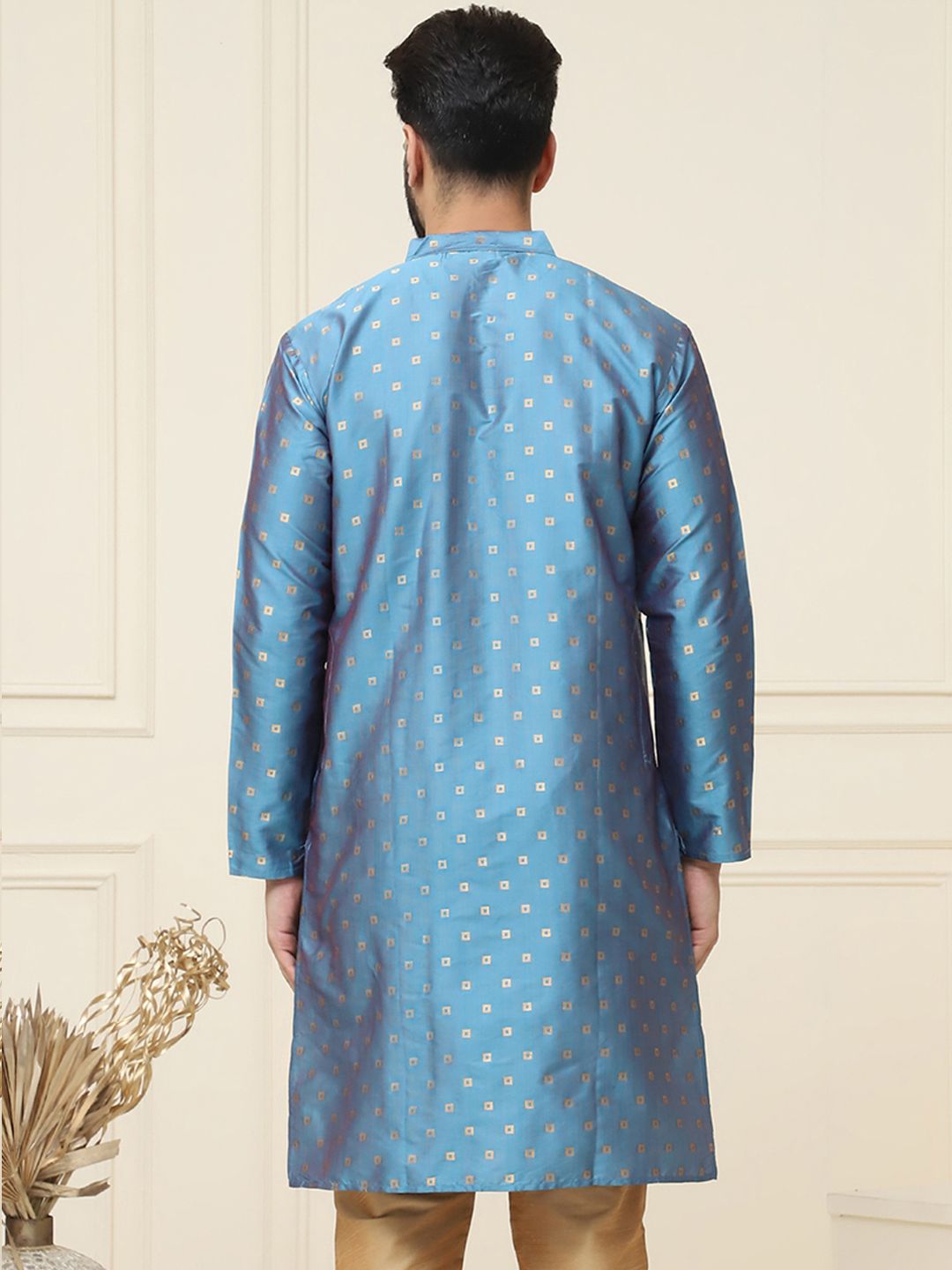 SOJANYA Men Blue & Pink Two-TonedWoven Design Straight Kurta