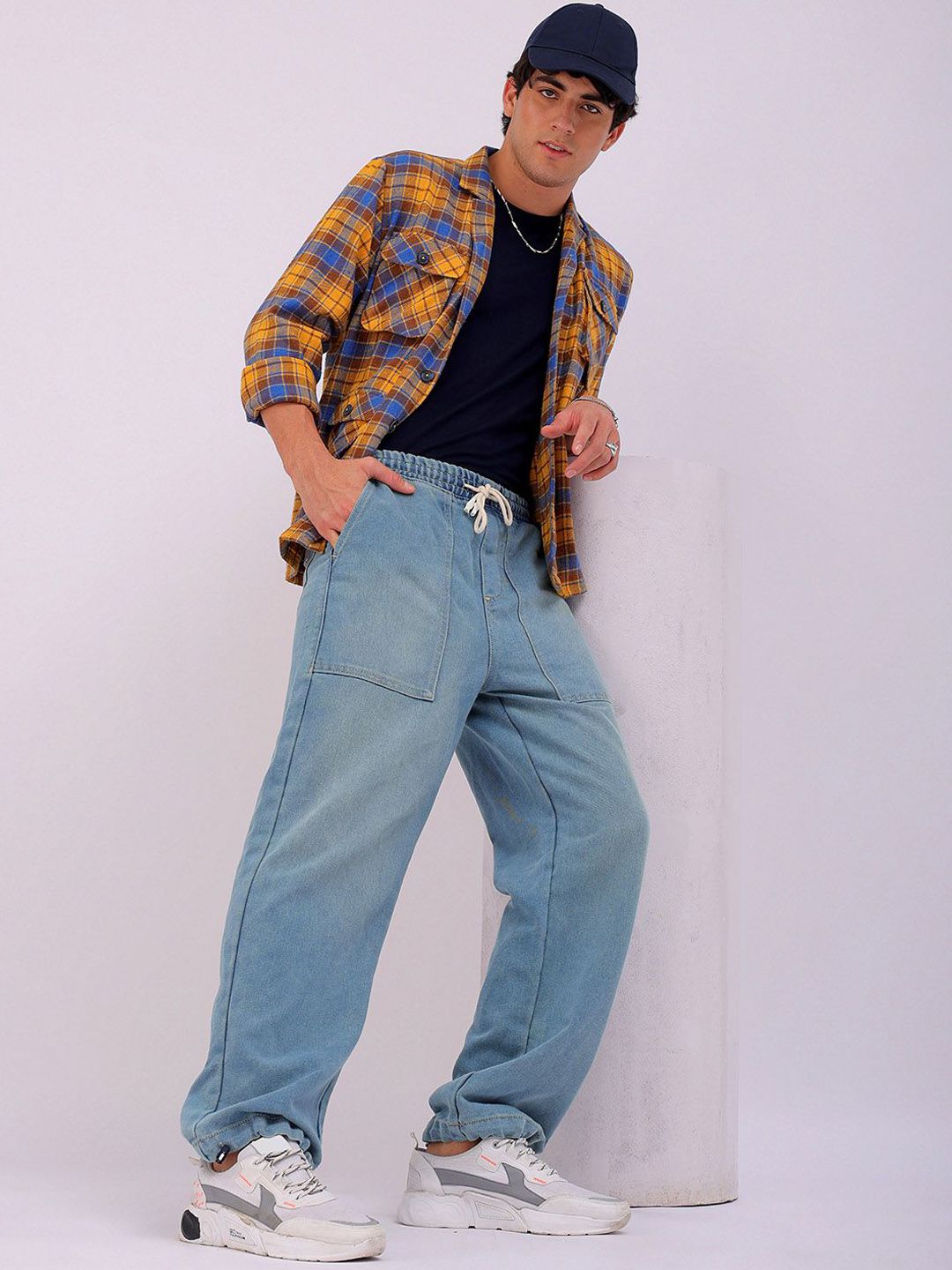 The Indian Garage Co Men Solid Mid-Rise Relaxed Fit Jeans