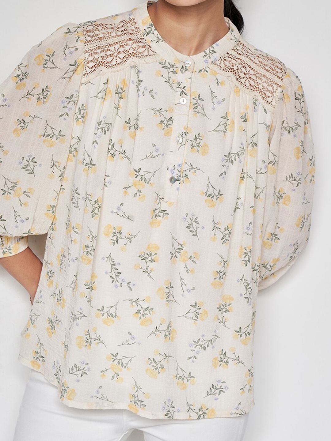 AND Floral Print Puff Sleeve Regular Top