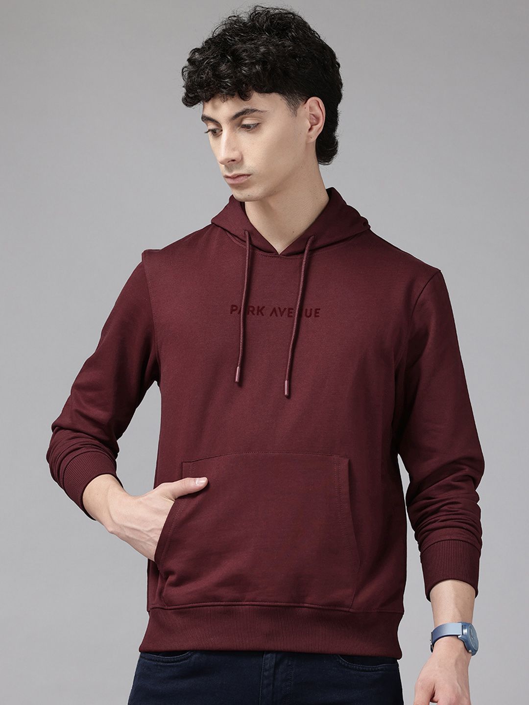 Baju Sweat Bertudung Bercetak Logo Park Avenue