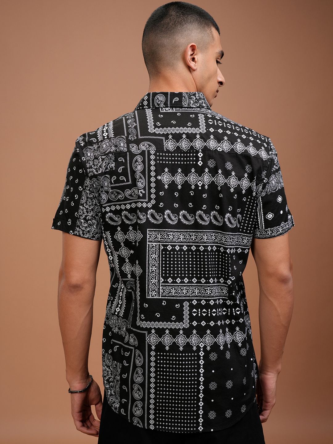 HIGHLANDER Men Black Slim Fit Opaque Printed Casual Shirt