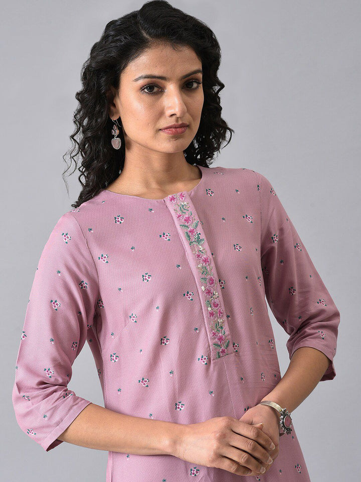 W Floral Embroidered Thread Work Kurta