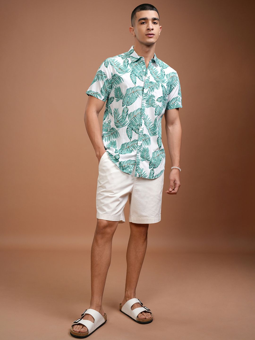 HIGHLANDER Men Green Slim Fit Tropical Printed Casual Shirt