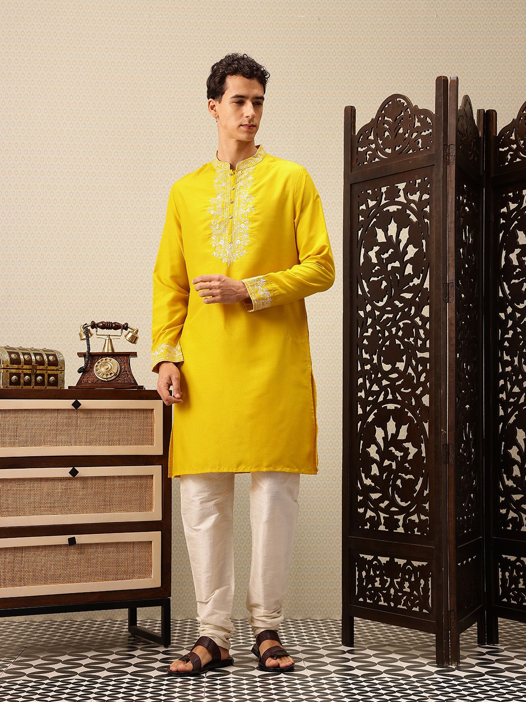 House of Pataudi Floral Embroidered Sequinned Detail Jashn Kurta