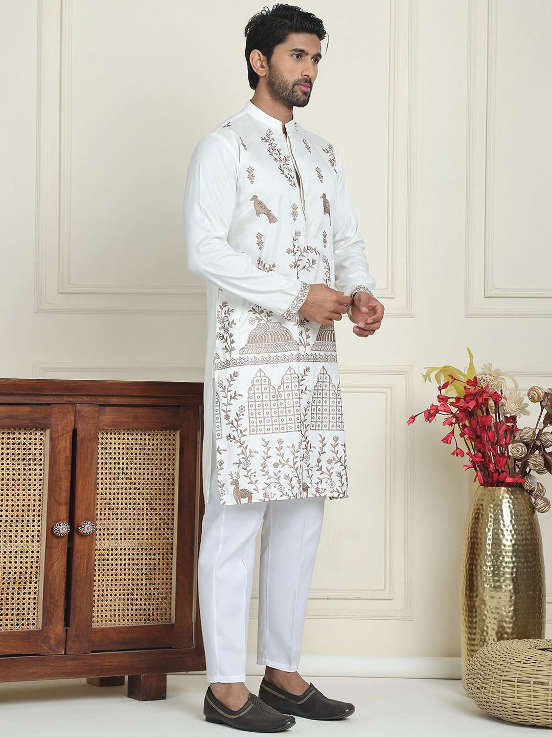Jompers Ethnic Motifs Embroidered Mandarin Collar Straight Kurta  with Pyjamas