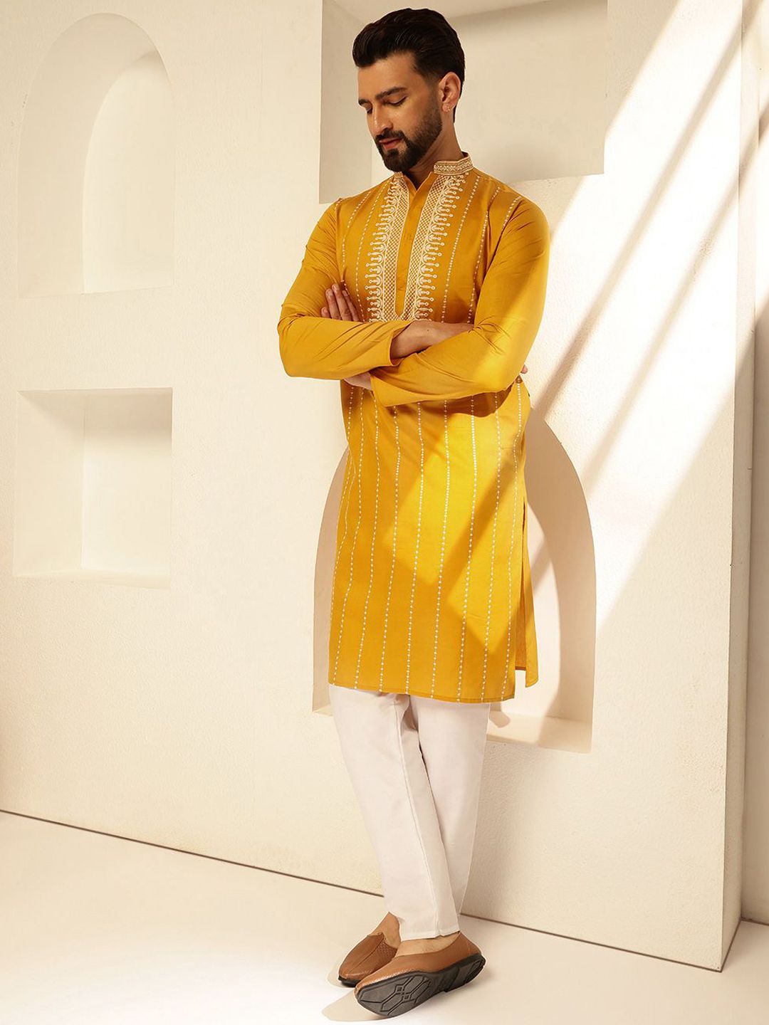 SOJANYA Geometric Embroidered Mandarin Collar Thread Work Cotton Silk Straight Kurta