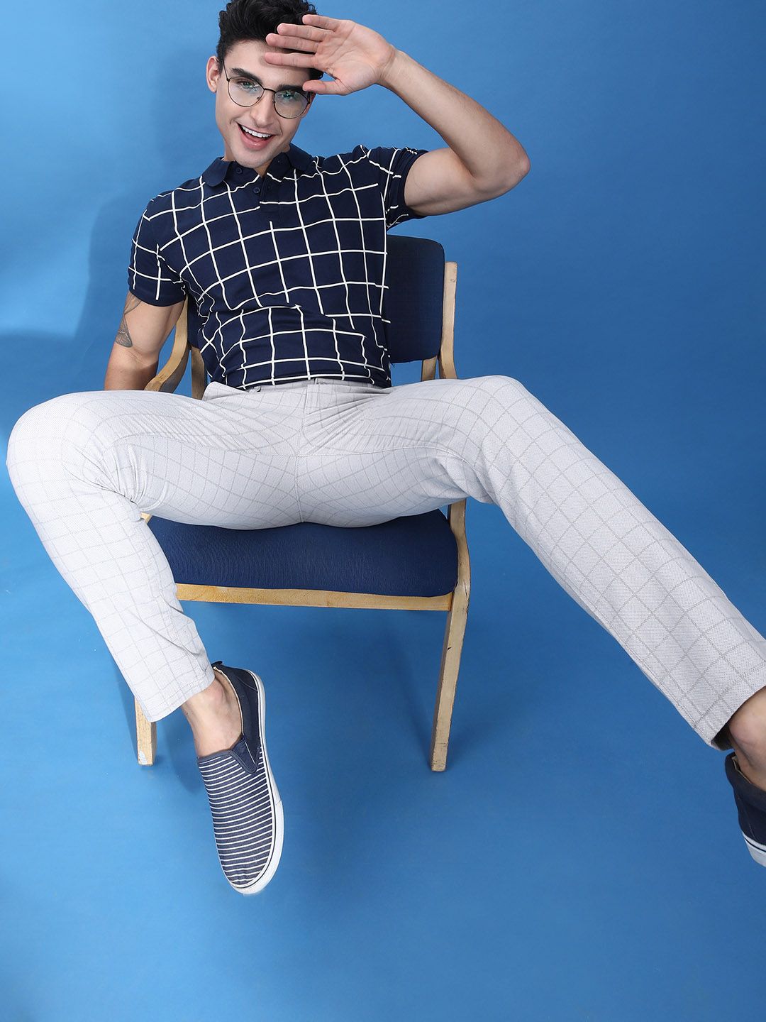 The Indian Garage Co Men Grey Slim Fit Checked Chinos