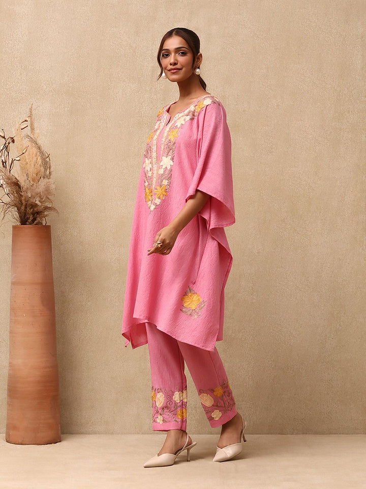 House of Chikankari Crafts Aari Embroidered Solid Women's Kaftan Set - Pink