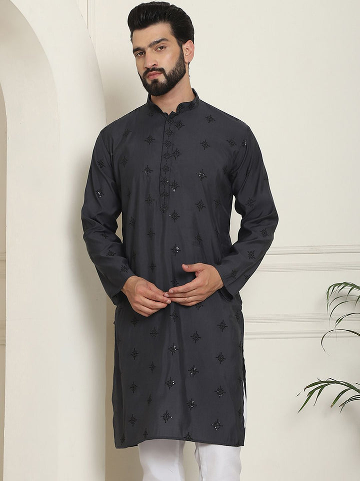 SOJANYA Kurta Lurus Sutera Berhias Bunga Labuci Mandarin