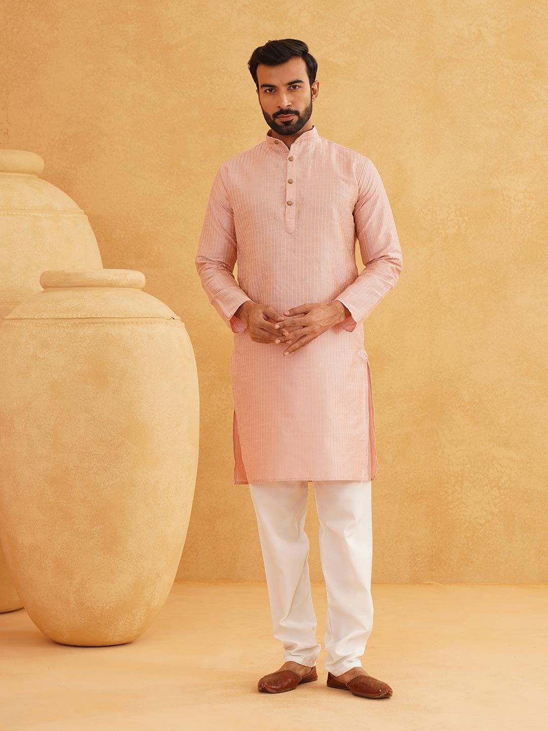 SOJANYA Men Pink & Golden Kurta