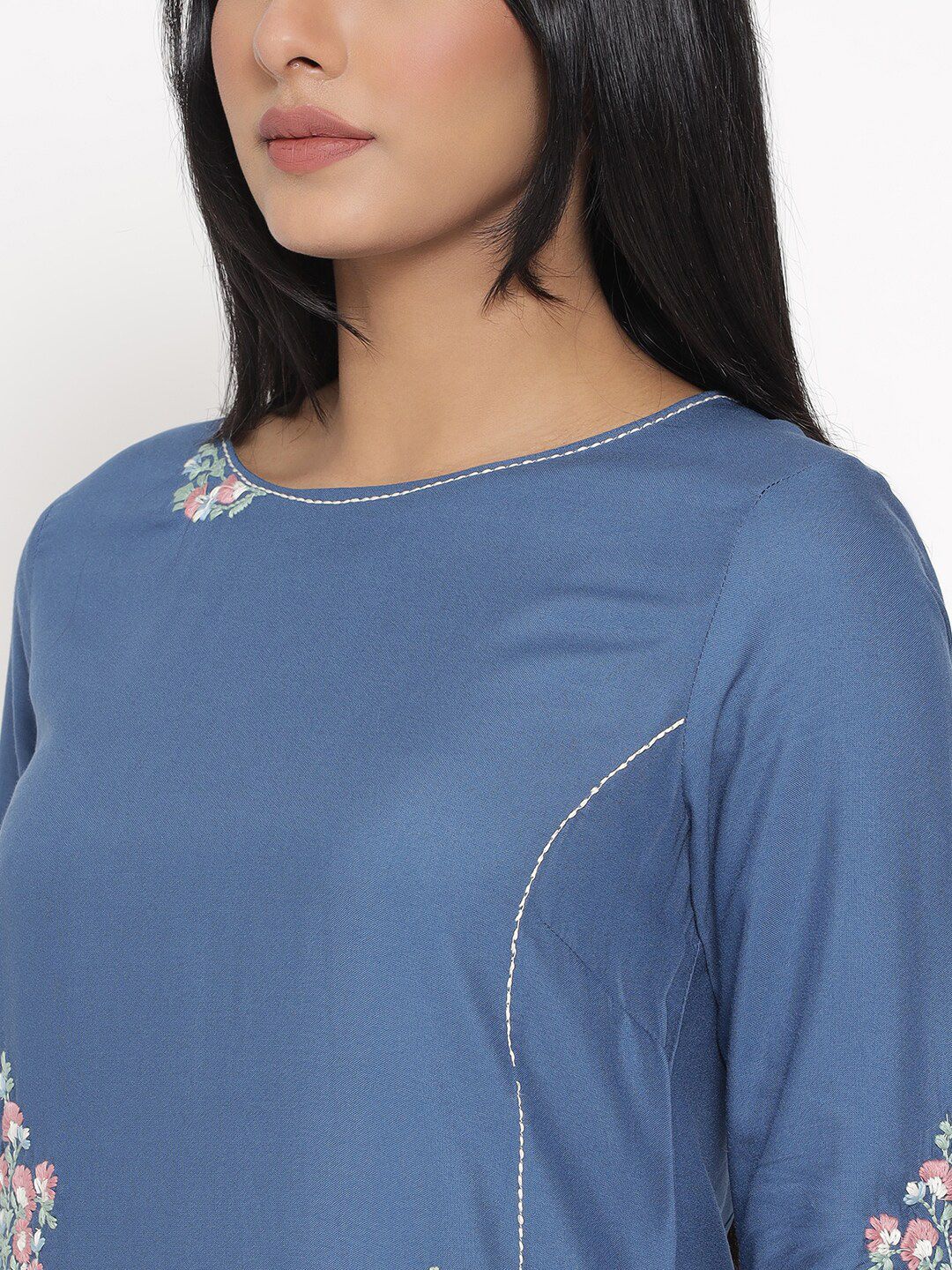 W Women Floral Embroidered Kurta