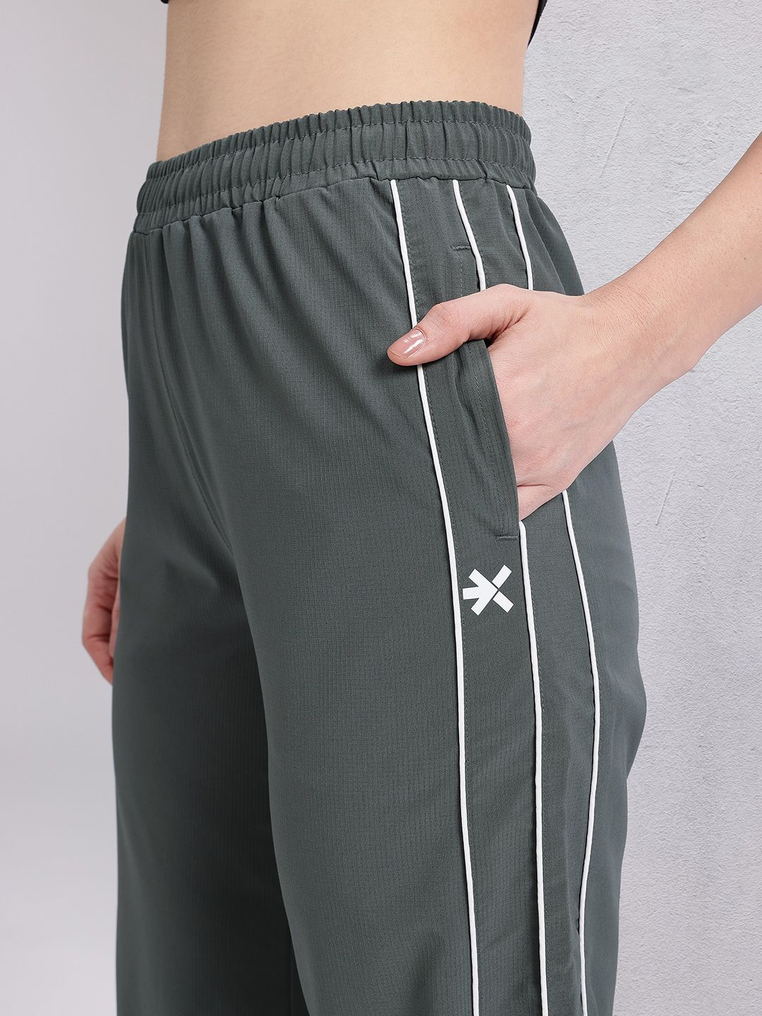 HRX by Hrithik Roshan Women Rapid-Dry Training Joggers