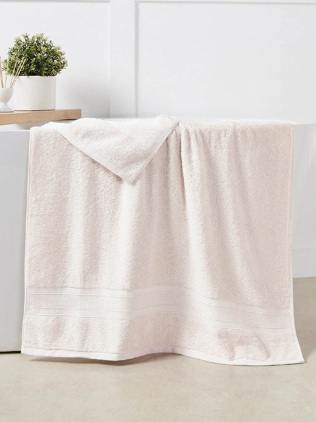 MYTRIDENT Set of 2 Cream-Coloured 500 GSM Striped Cotton Bath Towels