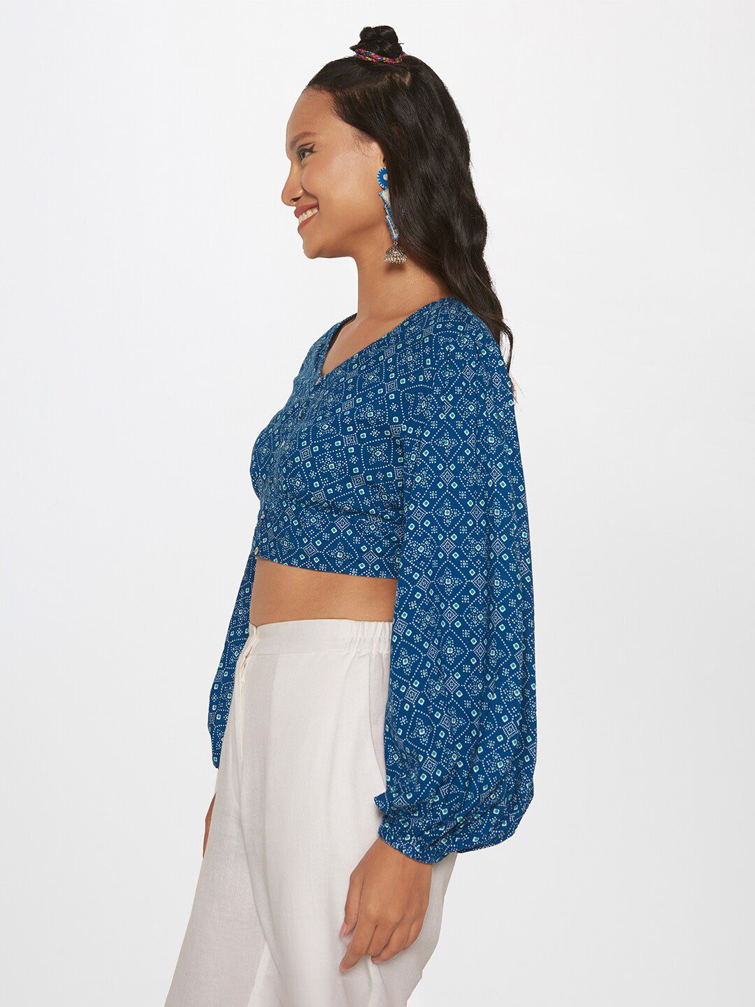 Global Desi Geometric Printed V-Neck Puff Sleeve Blouson Crop Top