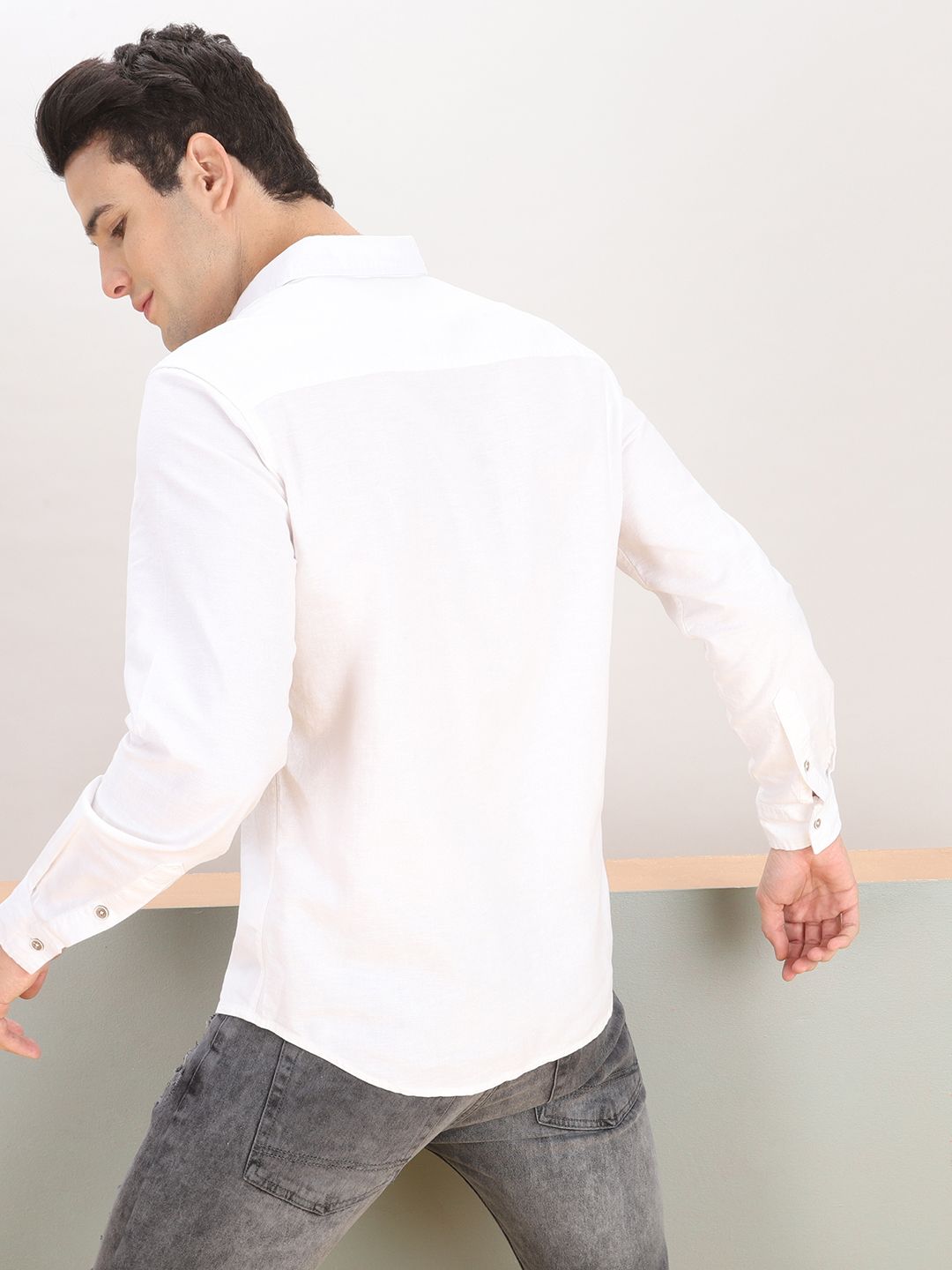 The Indian Garage Co Men White Casual Shirt