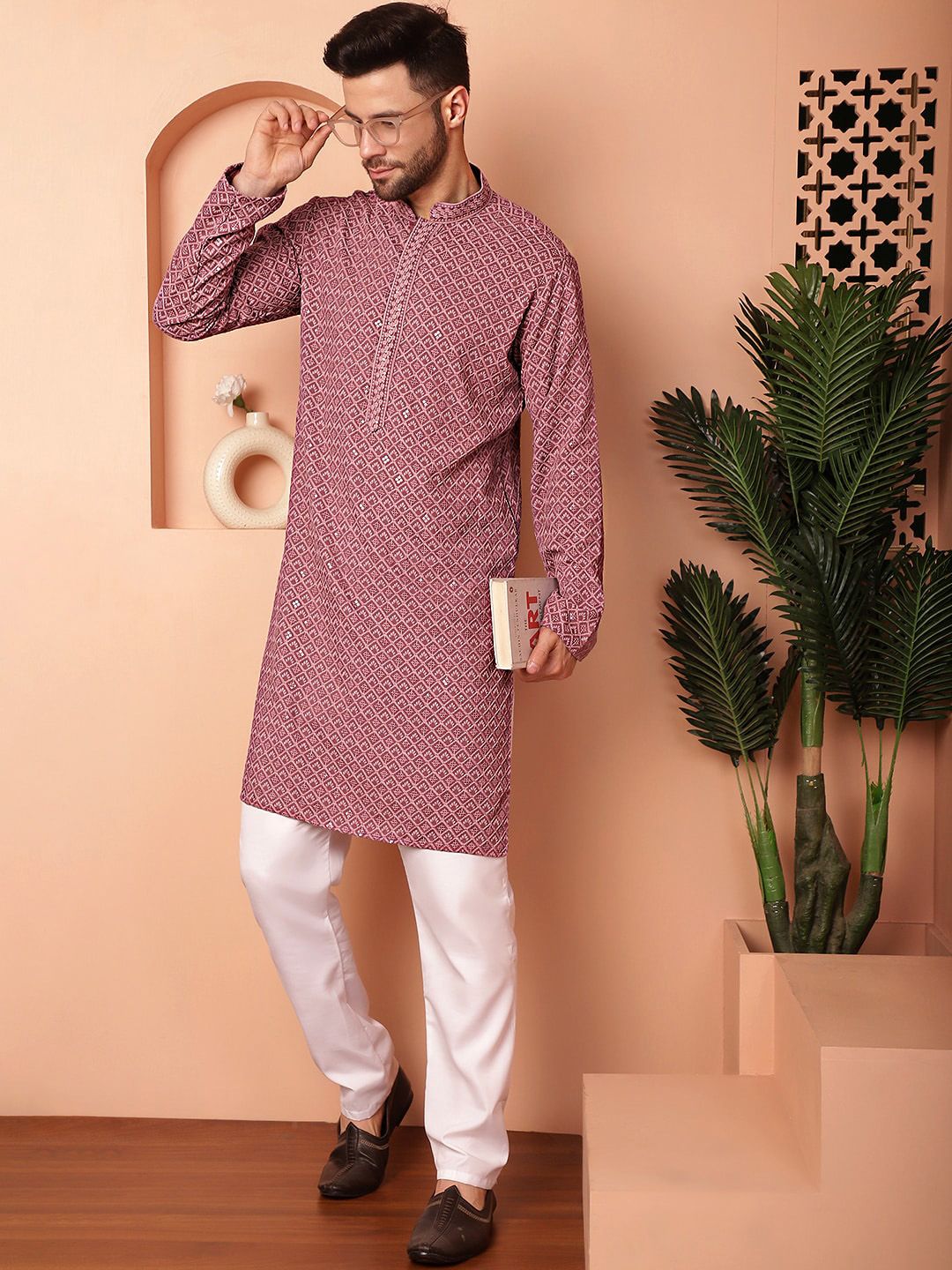 Jompers Ethnic Motifs Embroidered Regular Thread Work Kurta With Pyjamas