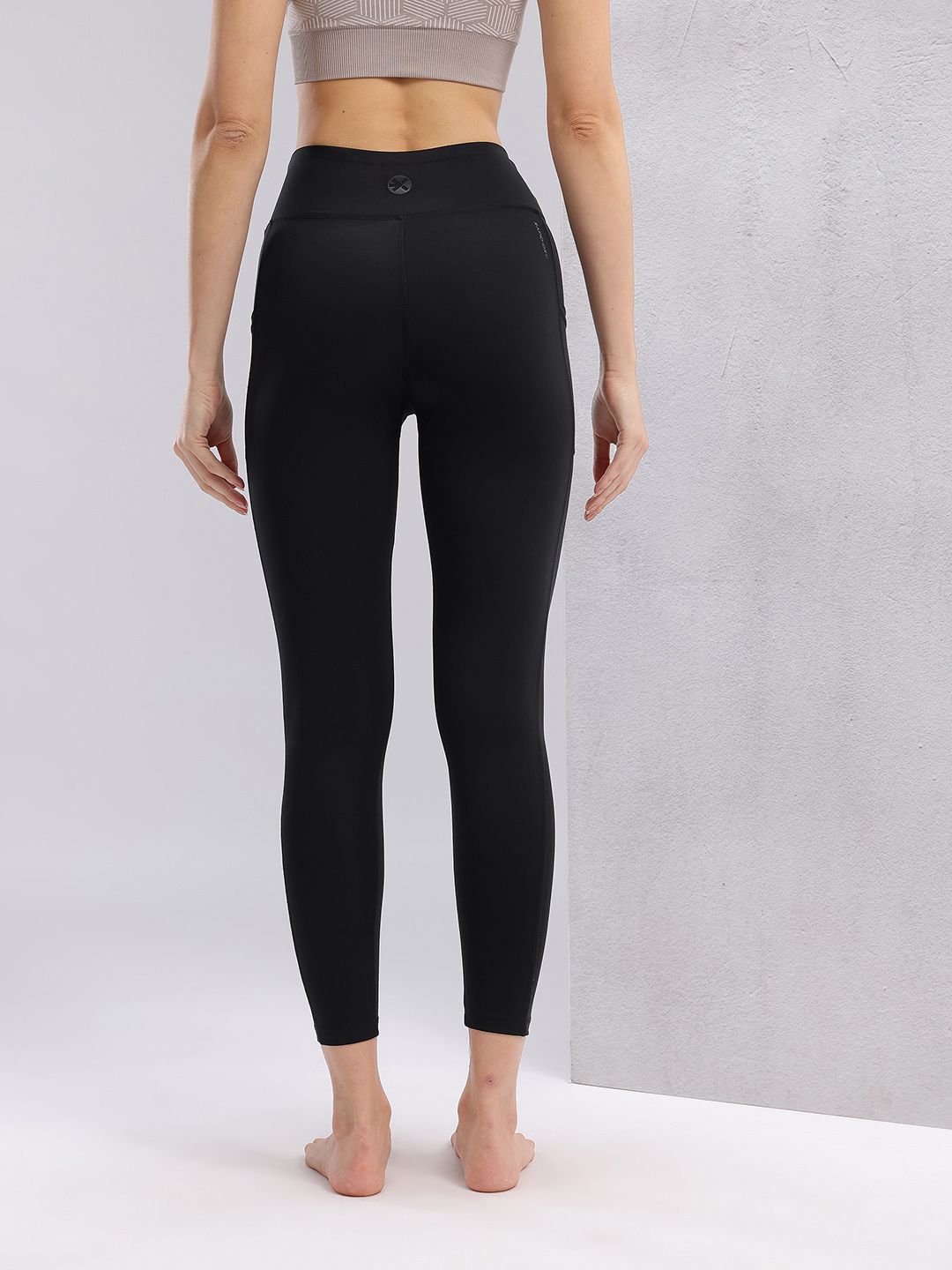 HRX by Hrithik Roshan Women Mid-Rise Cropped Rapid-Dry Yoga Tights