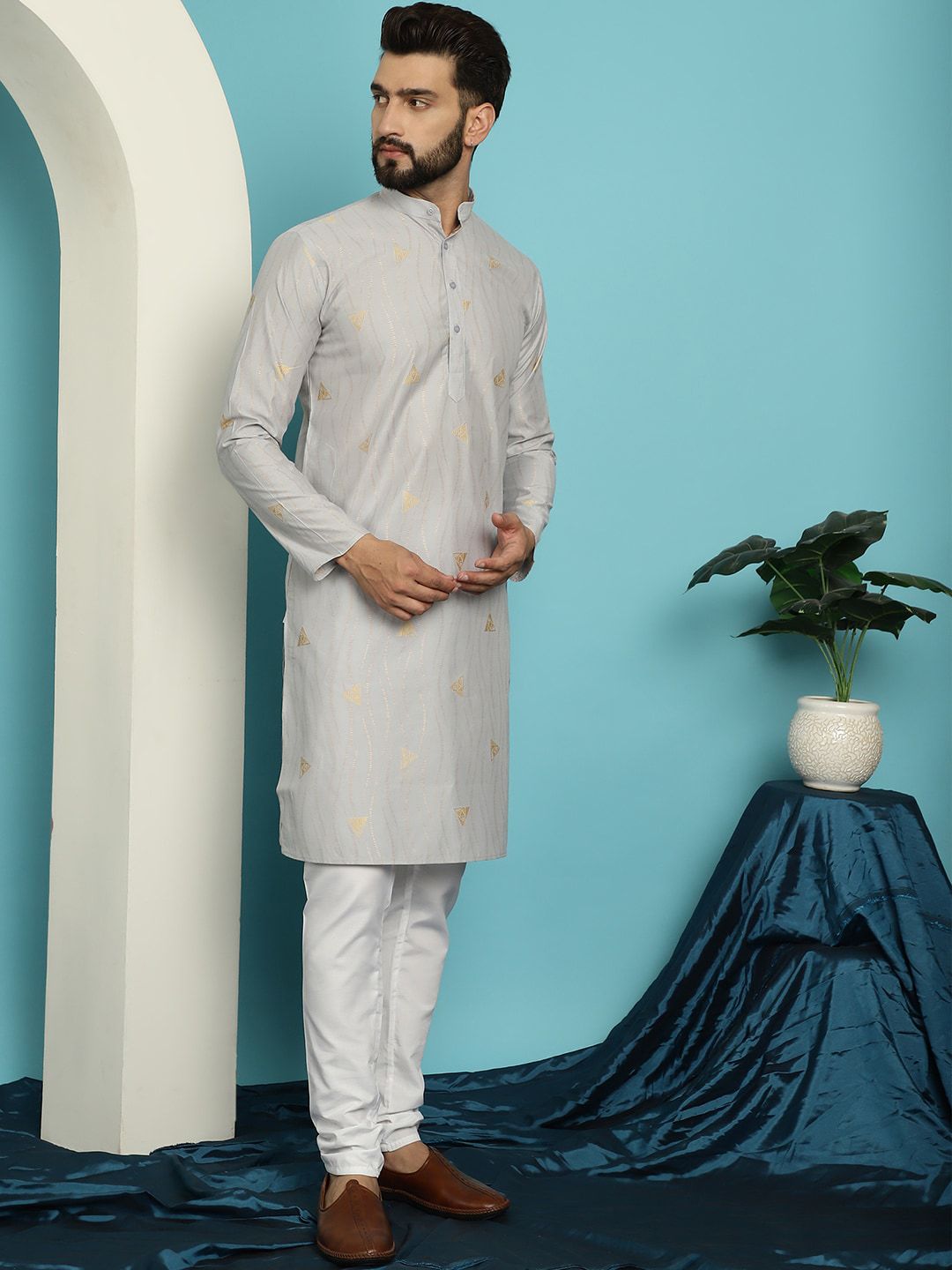 SOJANYA Abstract Printed Regular Jacquard Kurta With Churidar