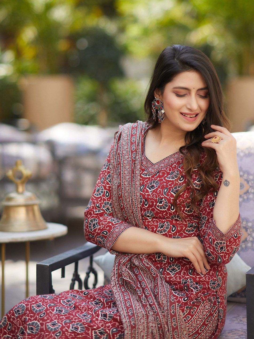KALINI Women Floral Printed Regular Thread Work Kurta with Trousers & With Dupatta