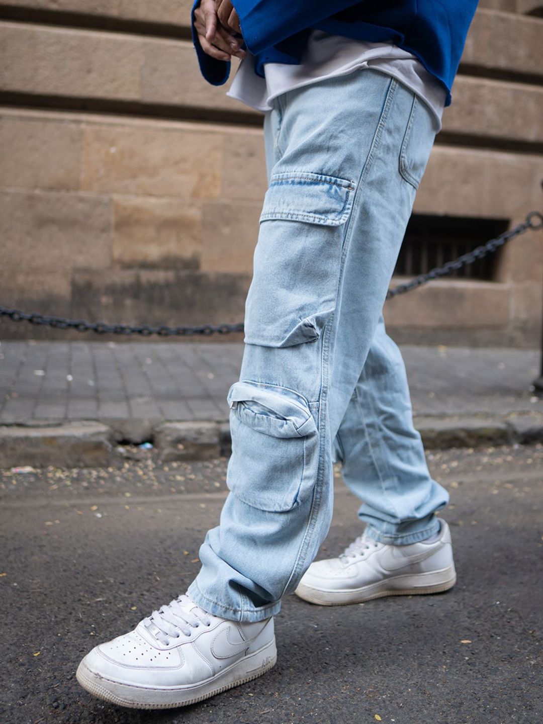 Powerlook Men Cotton Mid-Rise Relaxed Fit Light Fade Jeans With Pockets