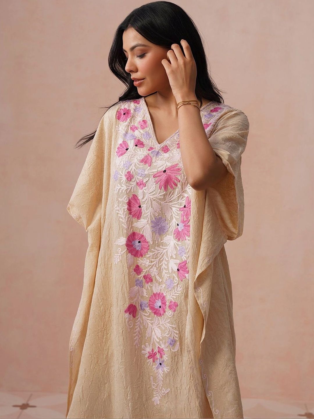 House of Chikankari Women Floral Extended Sleeves Kerja Benang Floral Crepe Kaftan Kurta