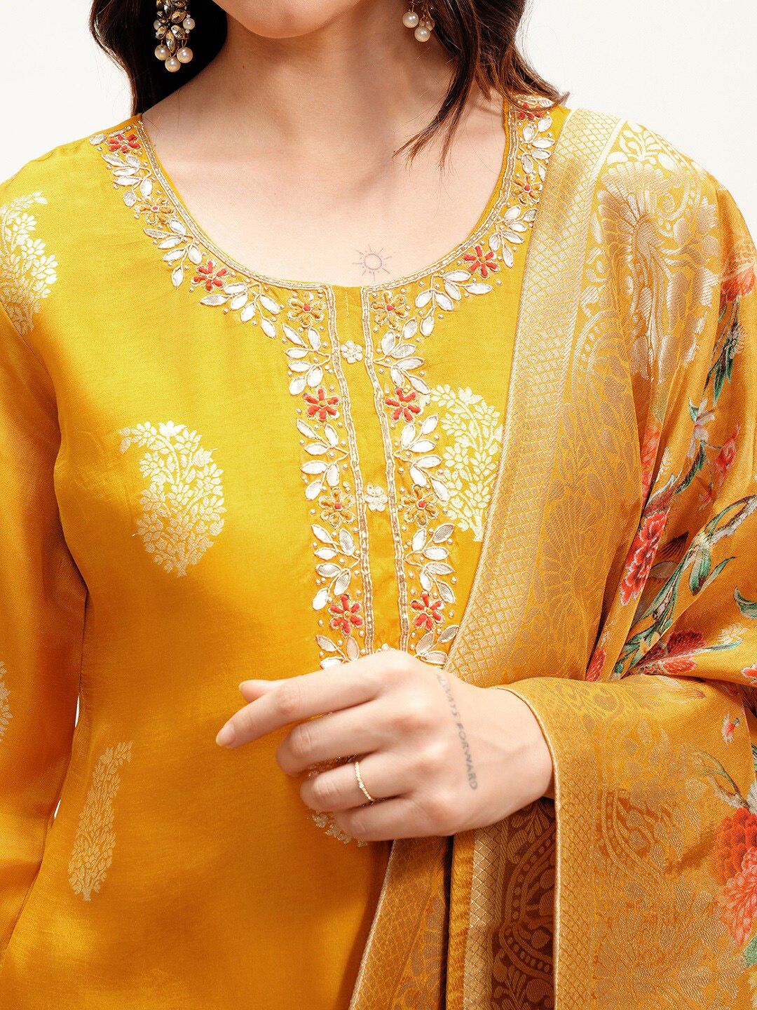 Vishudh Ethnic Motifs Embroidered Regular Thread Work Kurta with Trouser & Dupatta