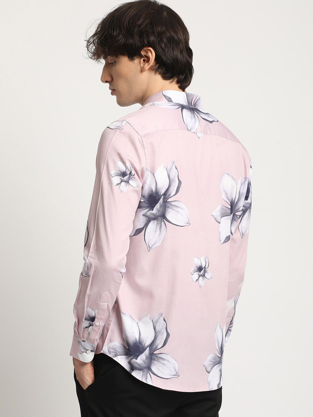 THE BEAR HOUSE Men FloralPrinted Slim Fit Casual Shirt