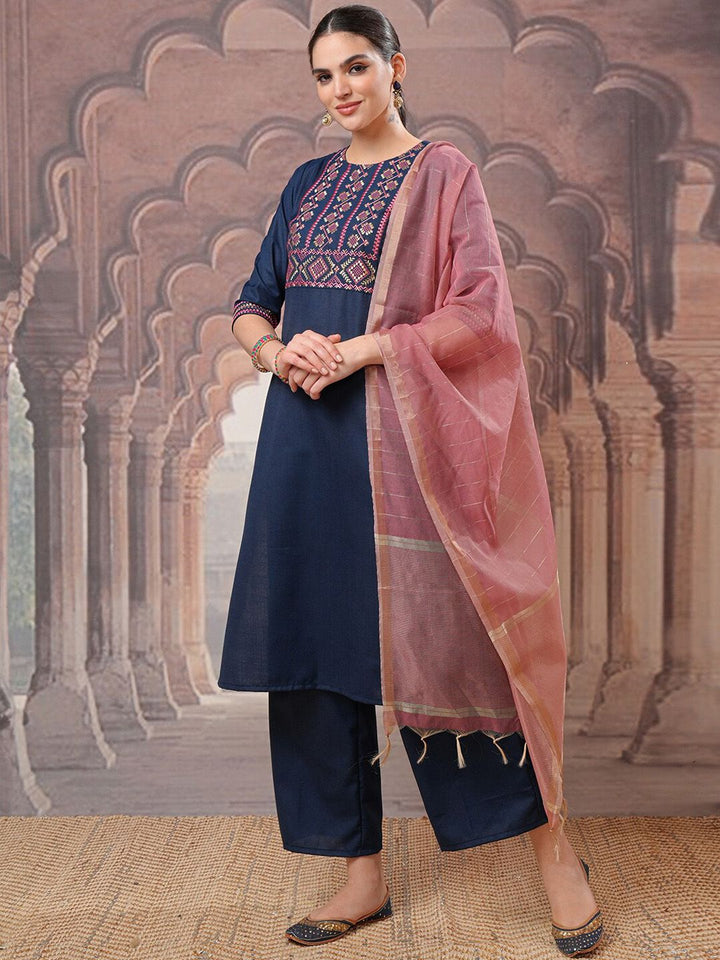 Vishudh Embroidered Regular Thread Work Kurta with Palazzos & With Dupatta