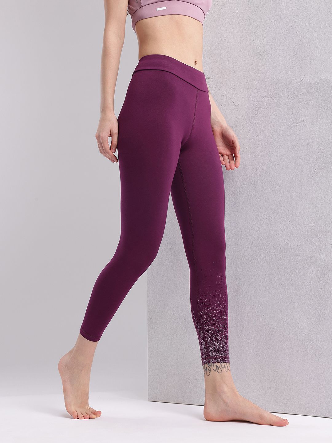 HRX by Hrithik Roshan Women Printed Detail Cropped Yoga Tights