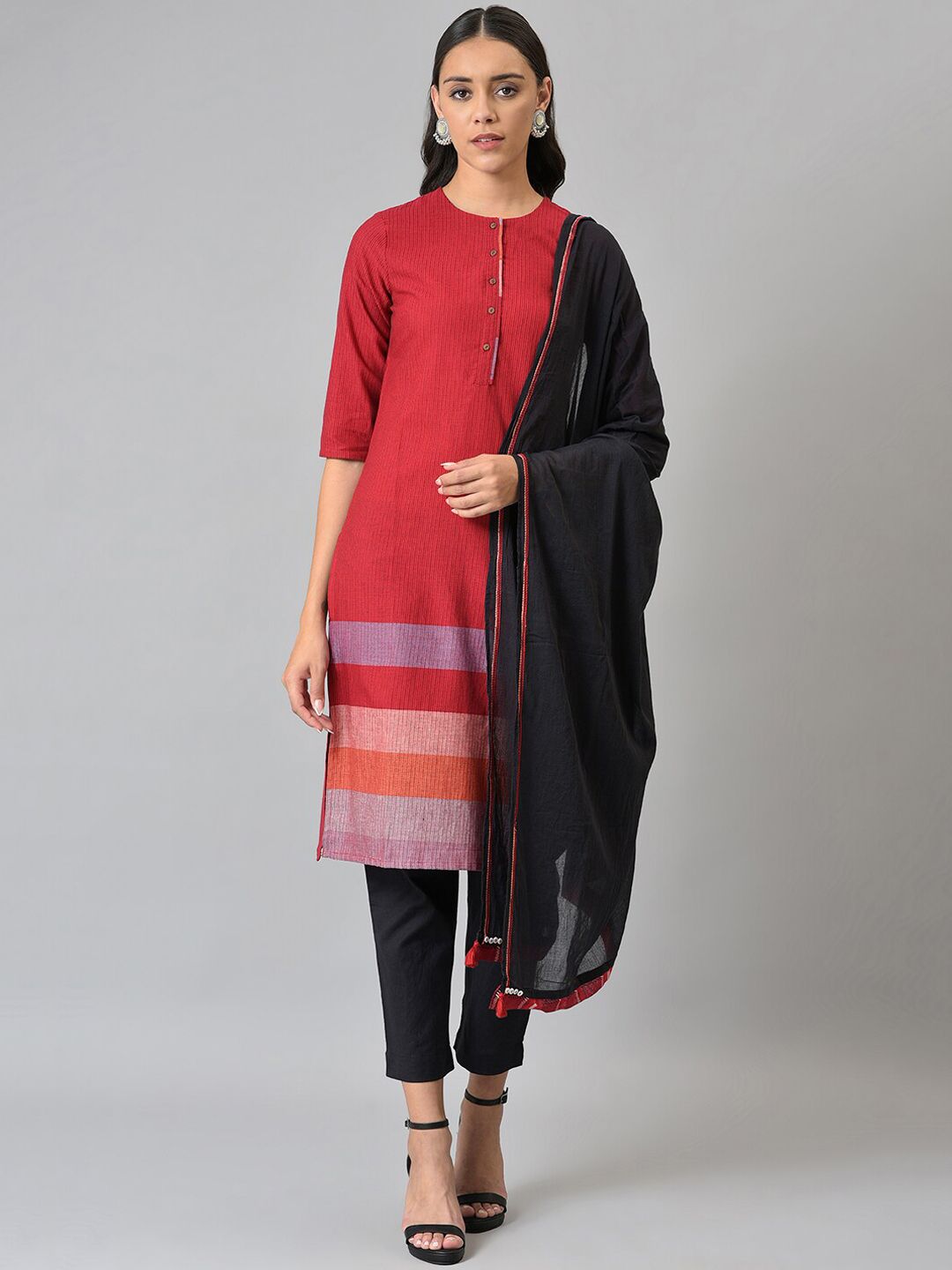 W Geometric Print Cotton Blend Kurta With Slim Pant & Dupatta
