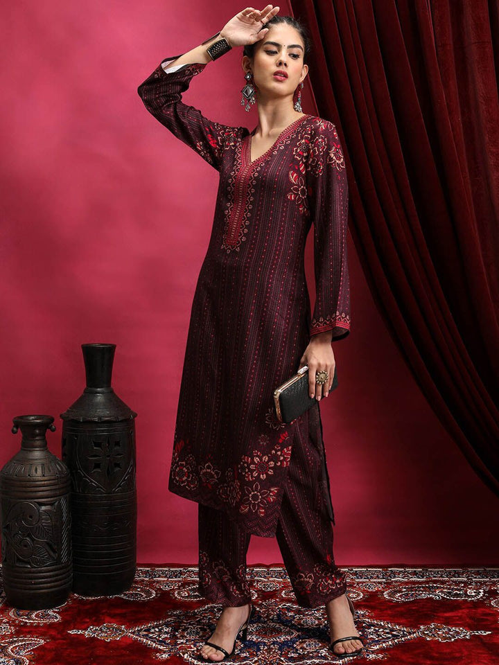 Vishudh Floral Printed Regular V-Neck Straight Kurta With Elasticated Trouser