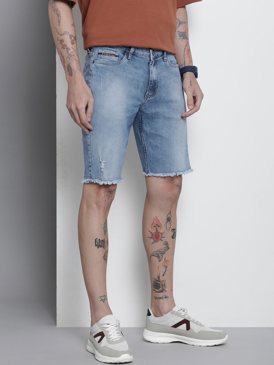 The Indian Garage Co Men Solid Distressed Slim Fit Denim Shorts