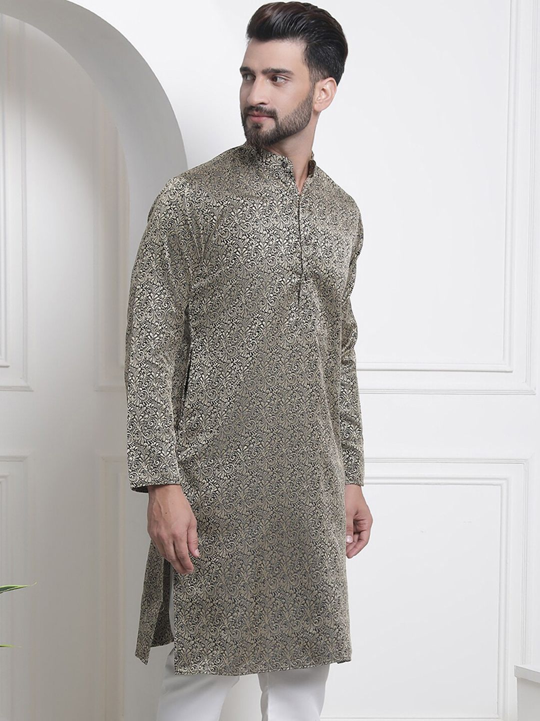 SOJANYA Ethnic Motifs Woven Design Mandarin Collar Straight Kurta