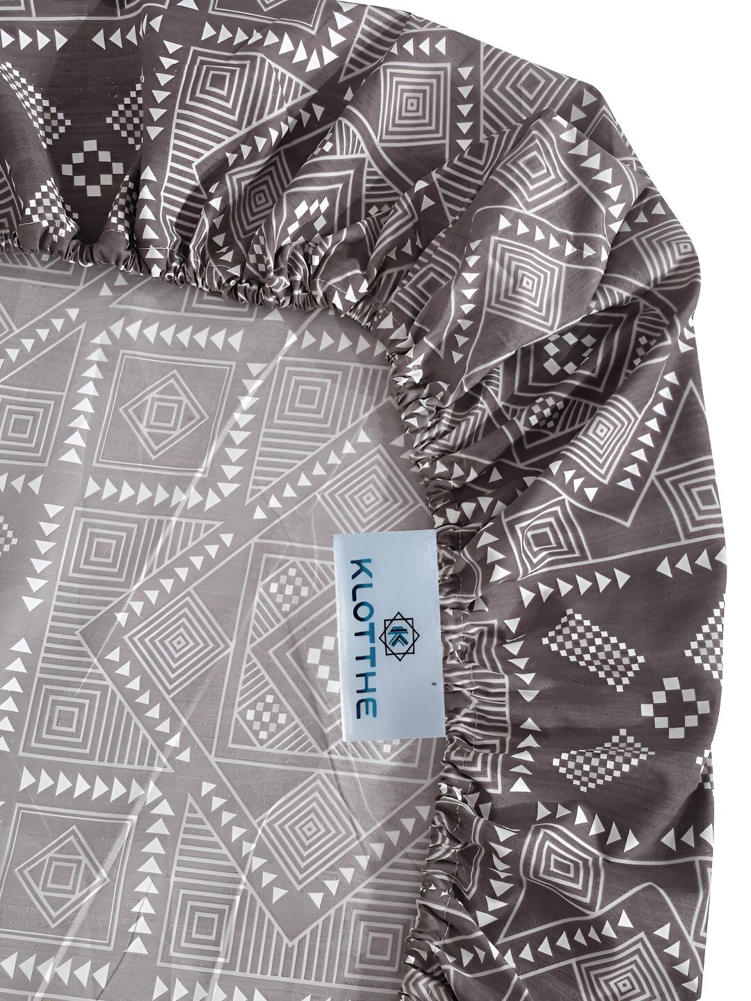 KLOTTHE Grey & White Printed 300TC Super King Fitted Bedsheet With 2 Pillow Covers