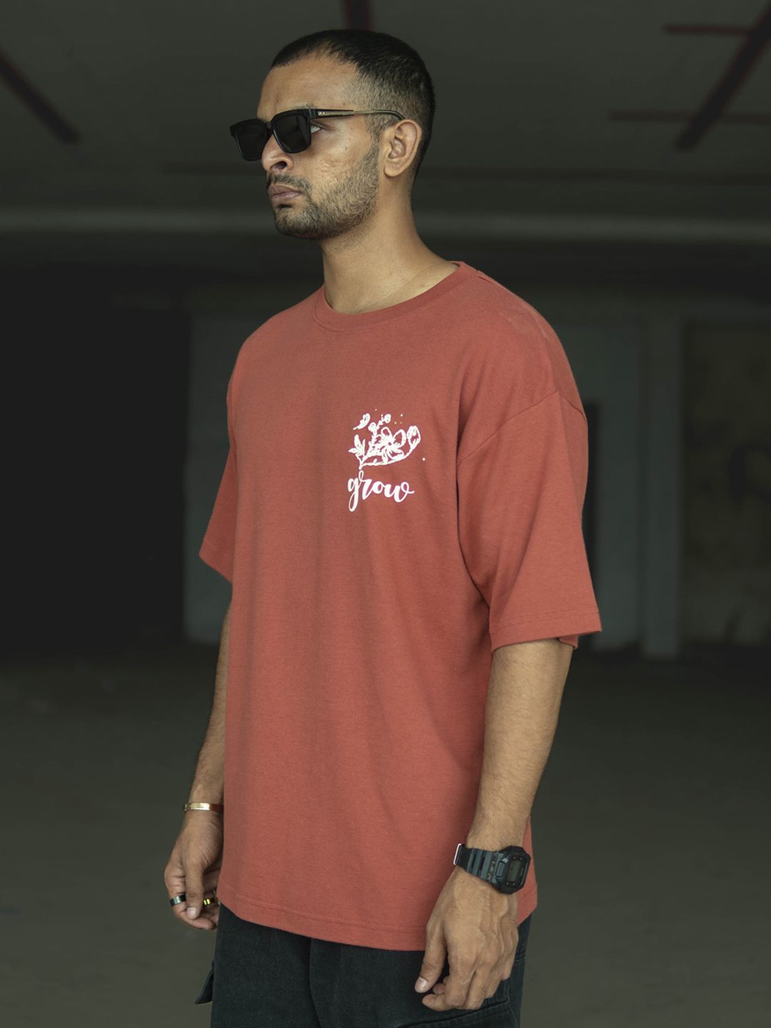 Powerlook Men Graphic Printed Round Neck Oversized T-Shirt