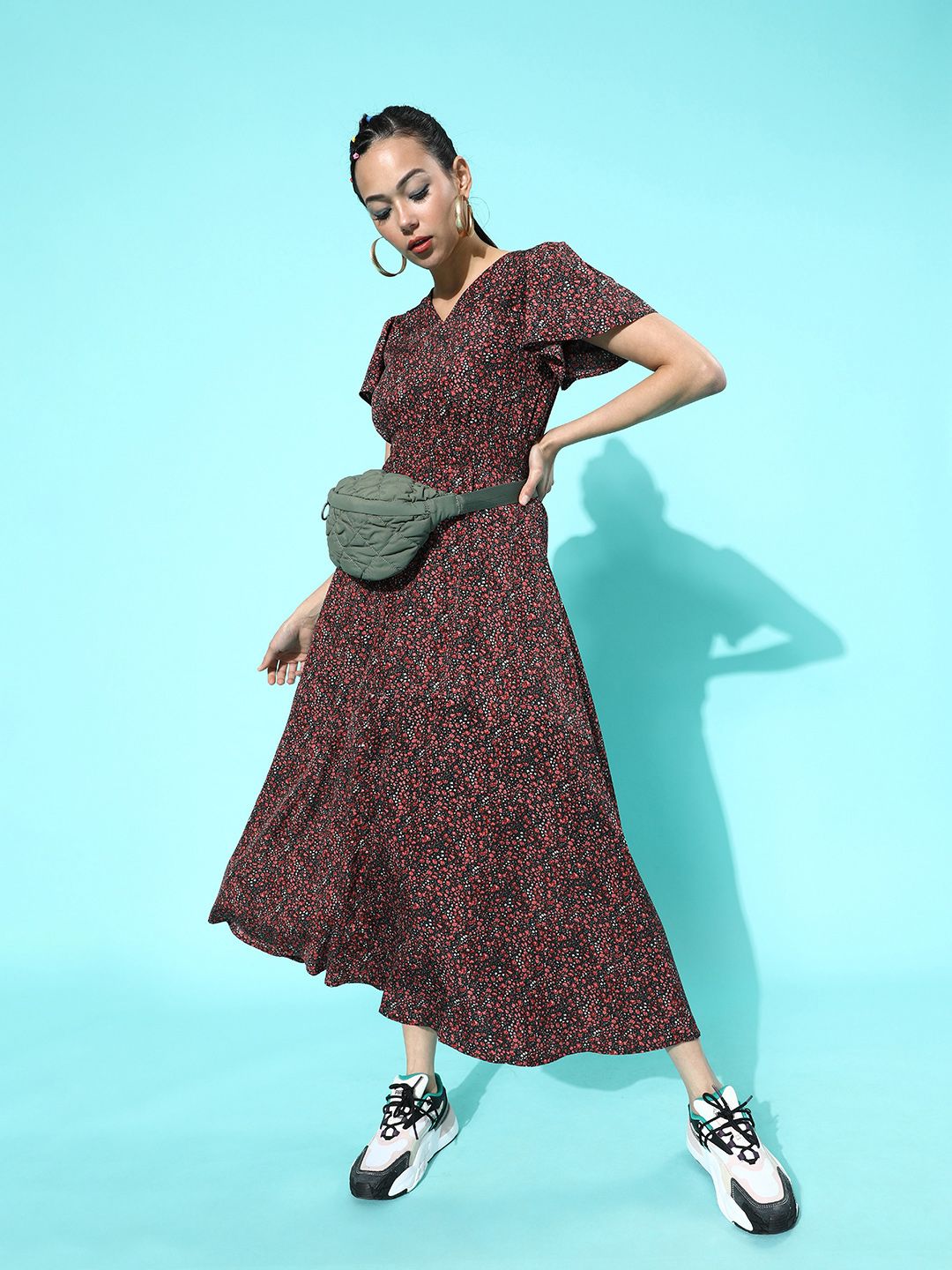 Berrylush Women Stylish Black Floral Cinched Waist Dress