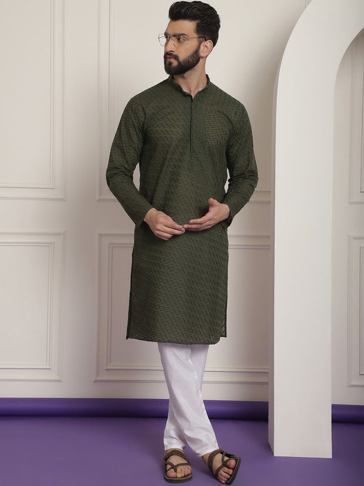 SOJANYA Men Green Geometric Embroidered Chikankari Kurta