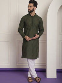 SOJANYA Men Green Geometric Embroidered Chikankari Kurta