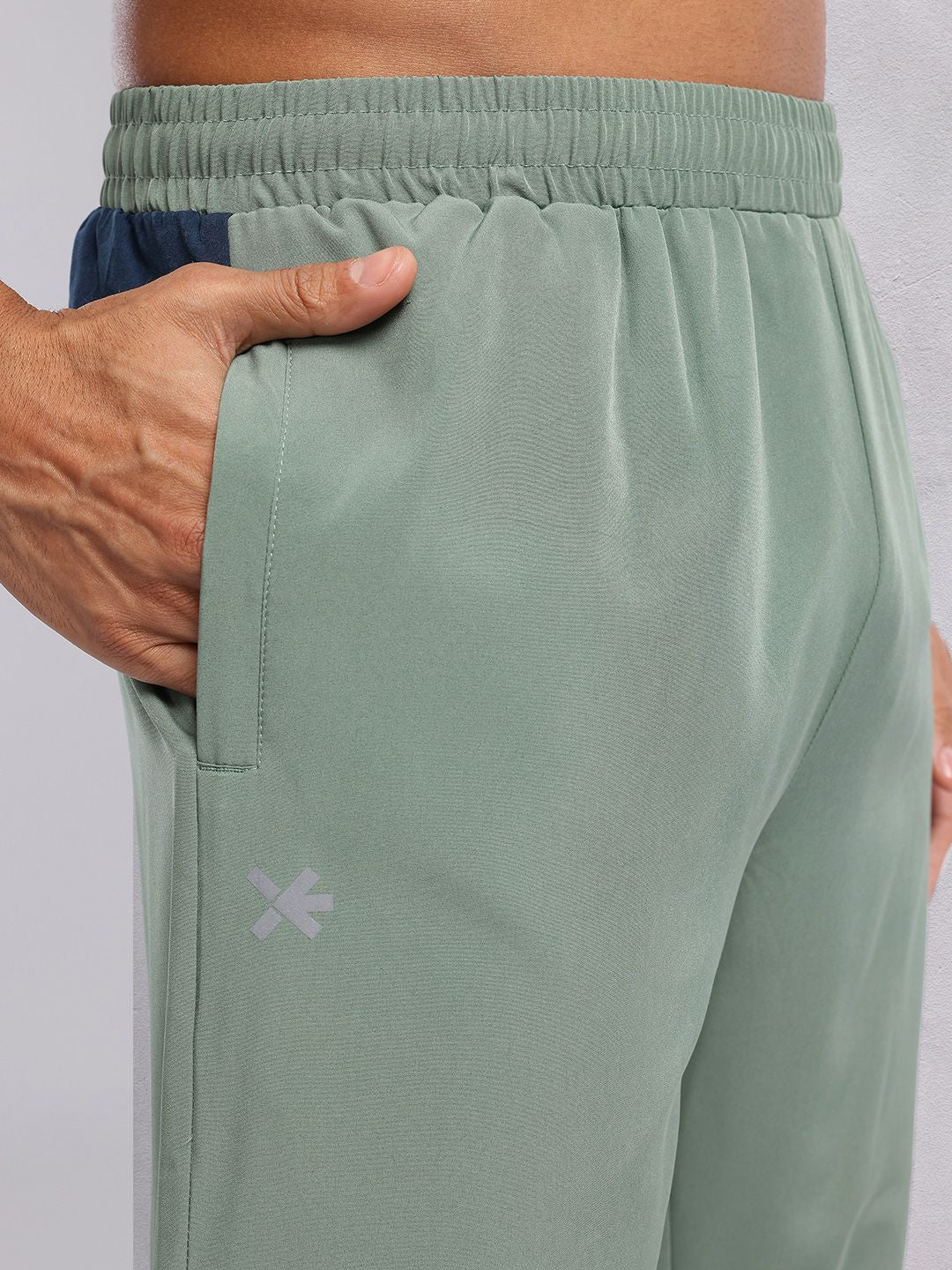 HRX by Hrithik Roshan Men Contrast Panel Running Joggers